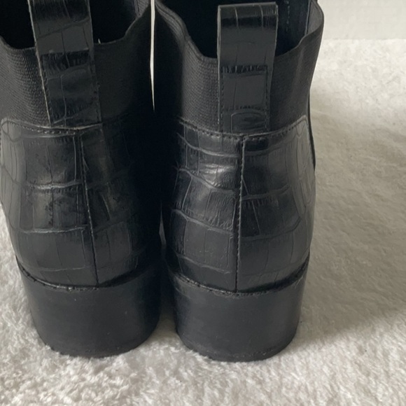 Dolce Vita Black Ankle Boots with Crocodile Texture - Picture 2 of 9